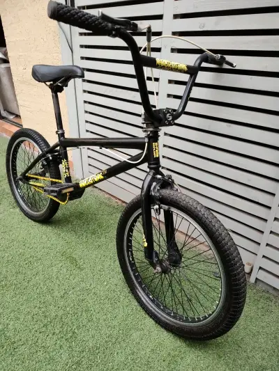 Bicicleta BMX negra usada - miniatura 2