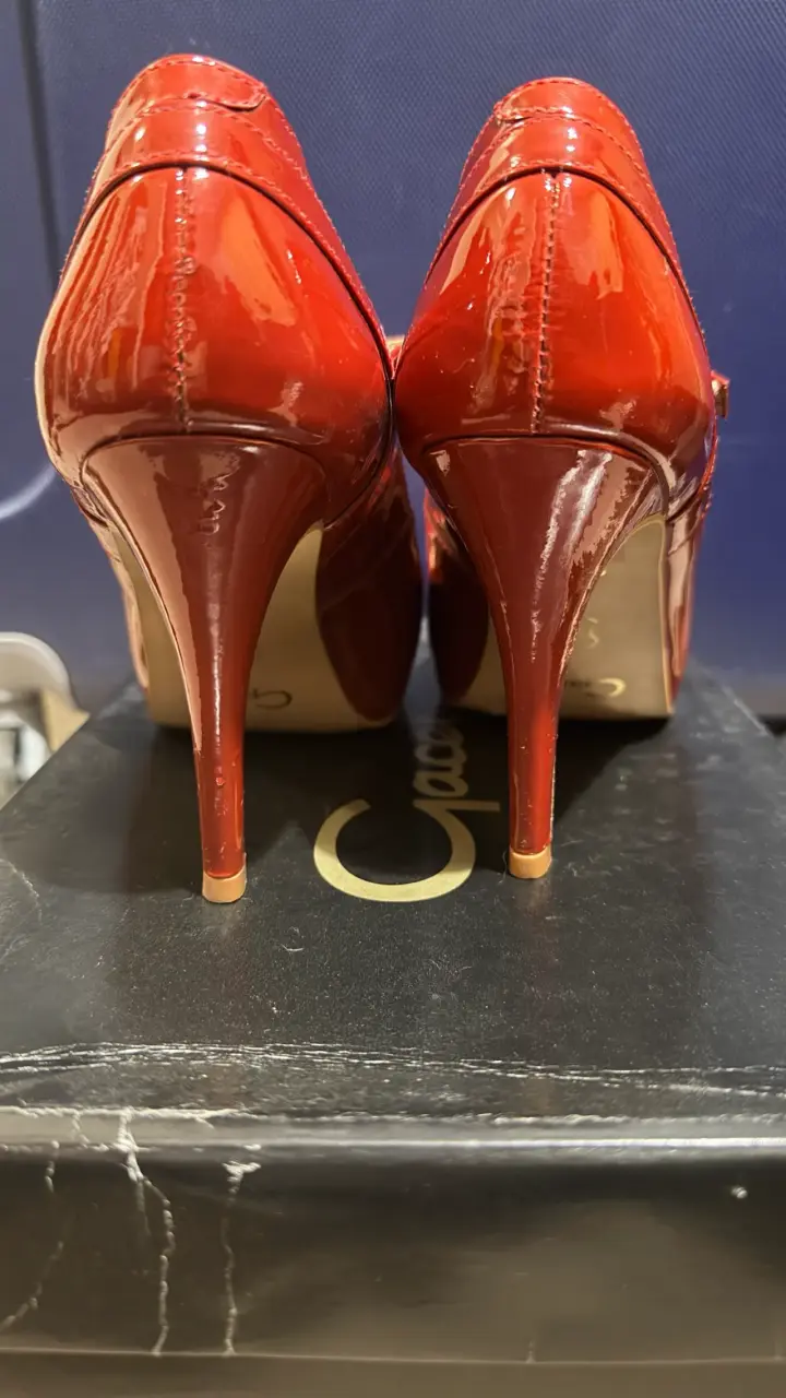 Zapatos rojos de charol con hebilla - 3