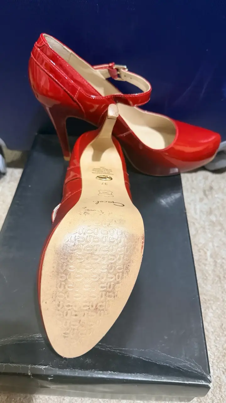 Zapatos rojos de charol con hebilla - 4