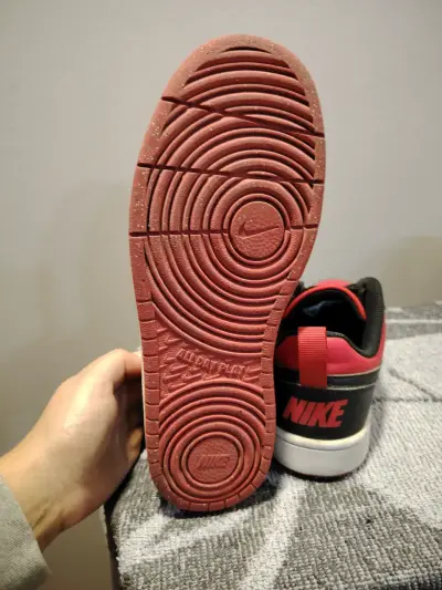 Zapatillas Nike rojo y negro - miniatura 4