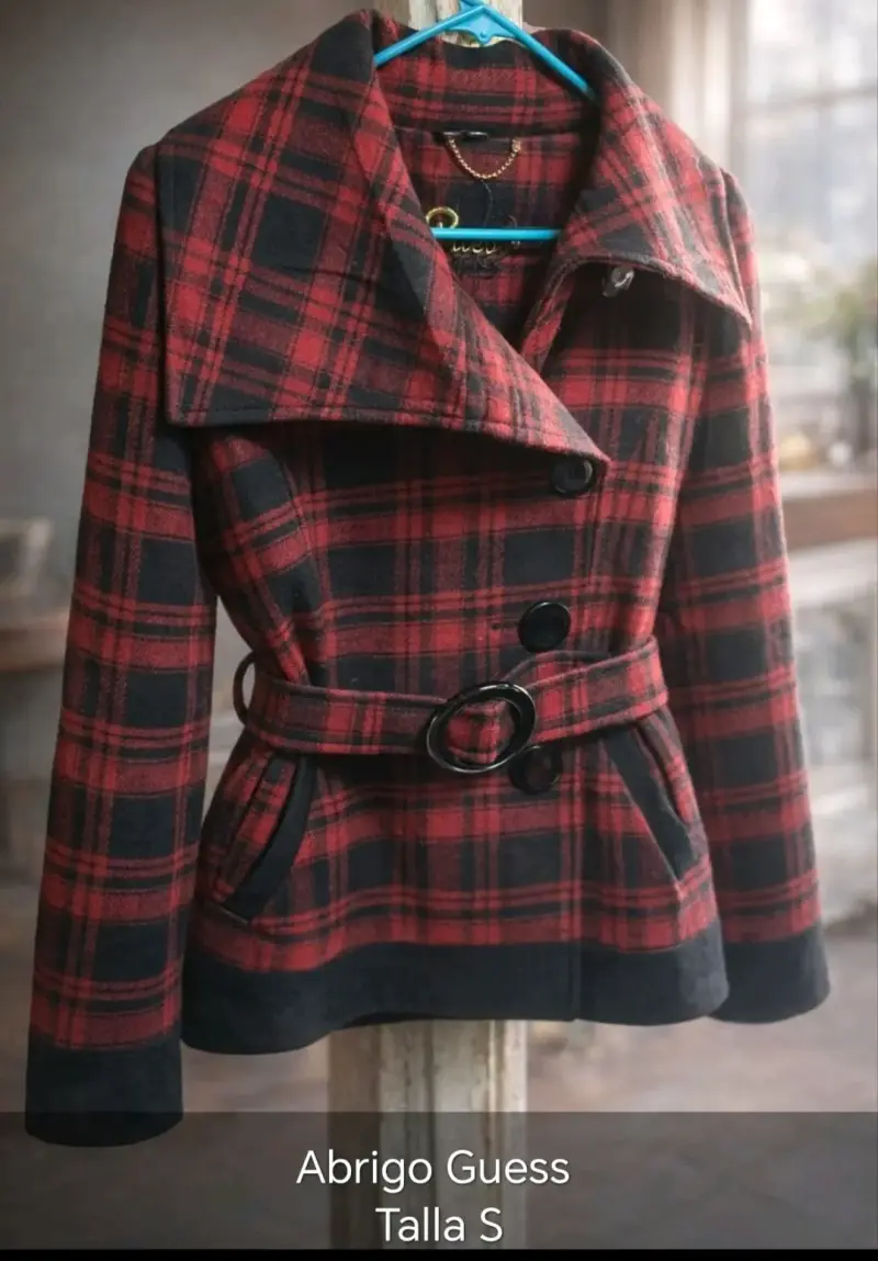 Chaqueta Guess roja a cuadros - 2