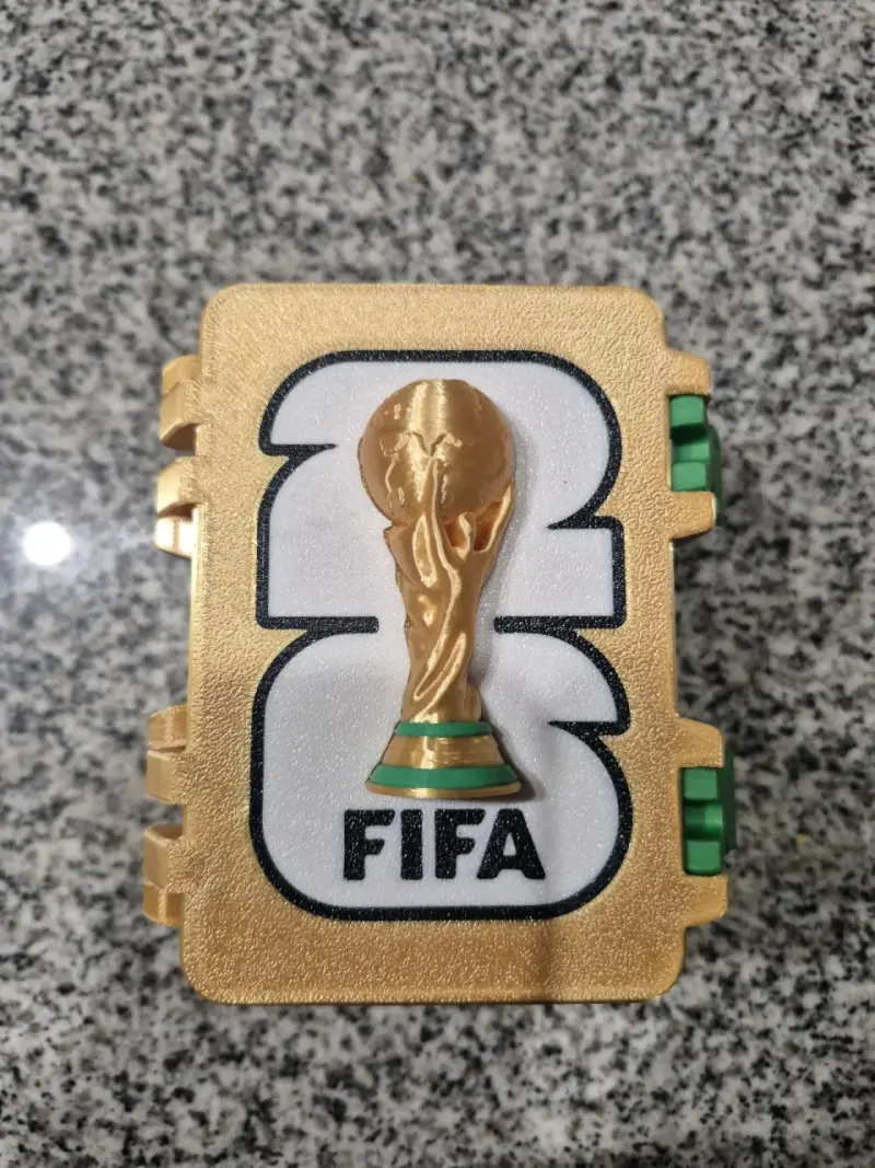 Caja porta laminas FIFA dorada - 1