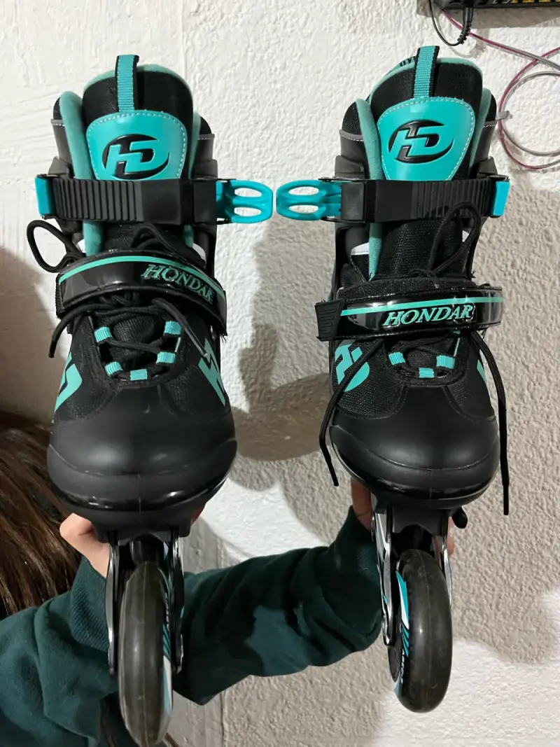 Patines en línea negros y turquesa - 4