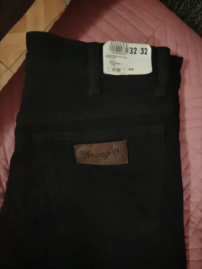 Jeans Wrangler negros talla 32 - miniatura 2