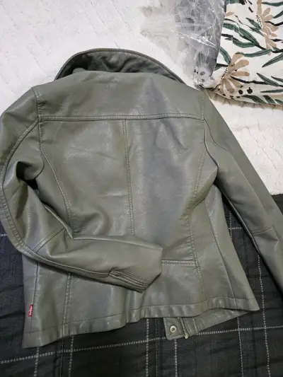 Chaqueta de cuero gris - miniatura 2