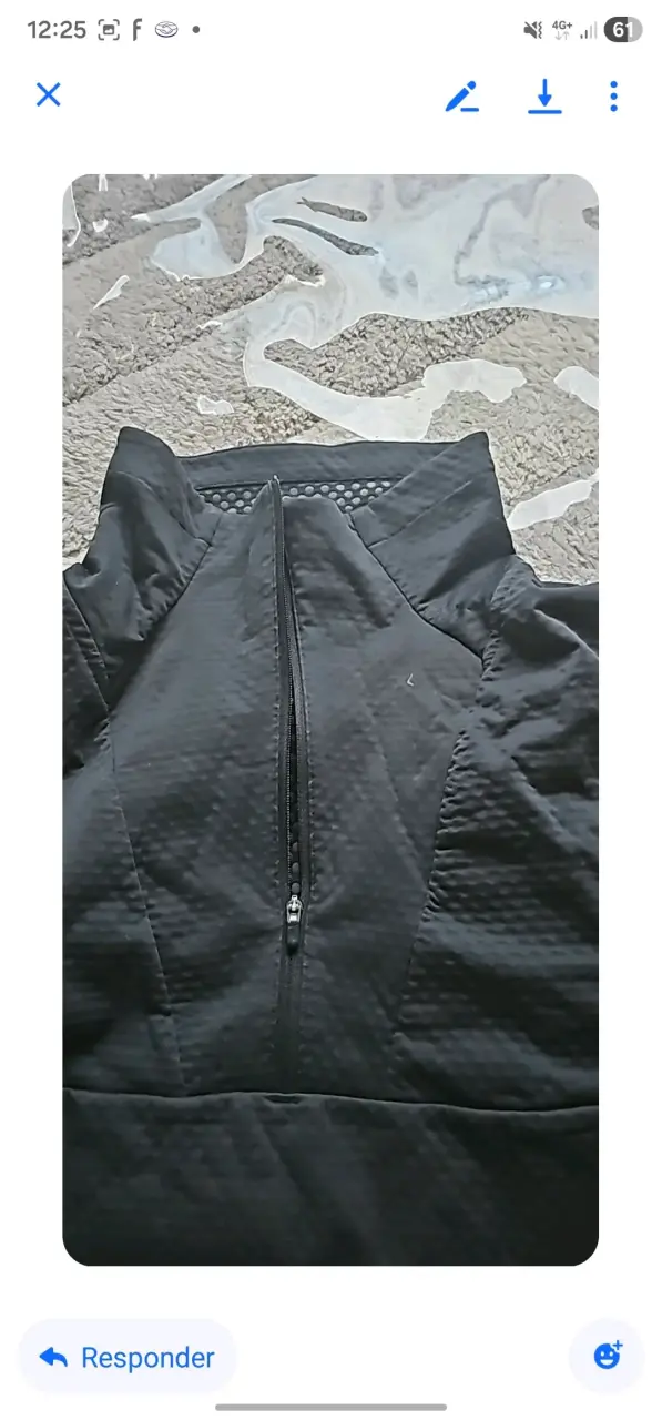 Chaqueta negra deportiva - 1