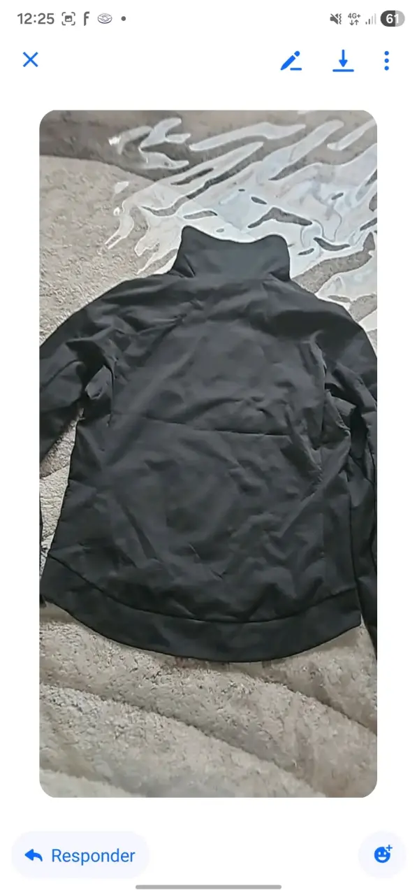 Chaqueta negra deportiva - 2