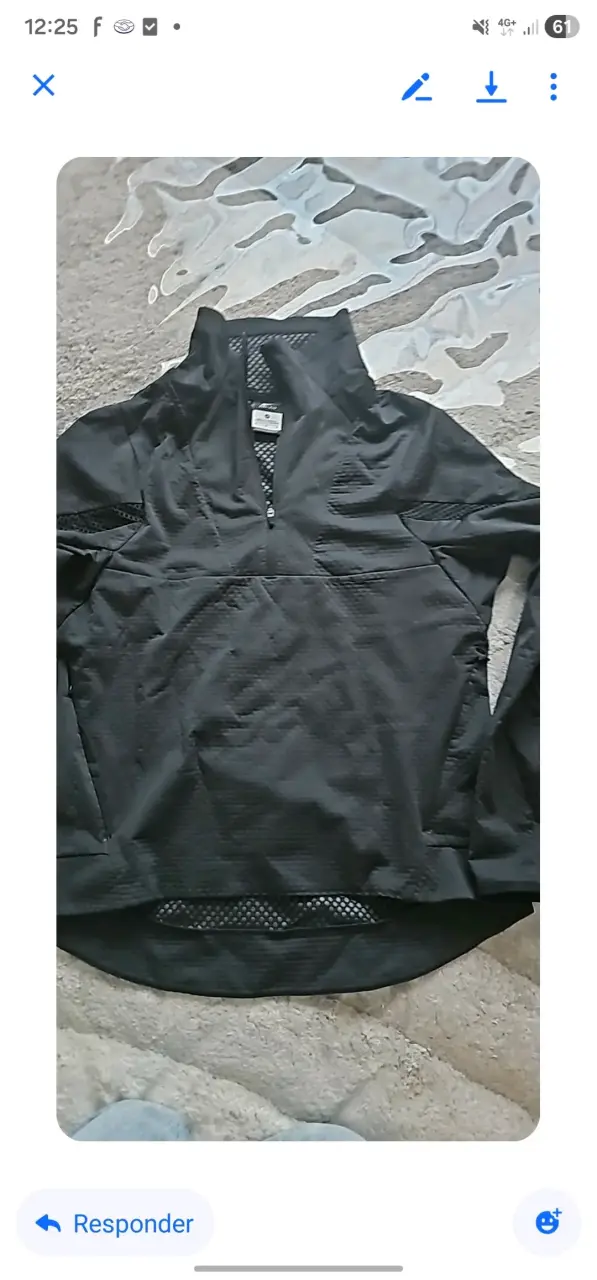 Chaqueta negra deportiva - 4