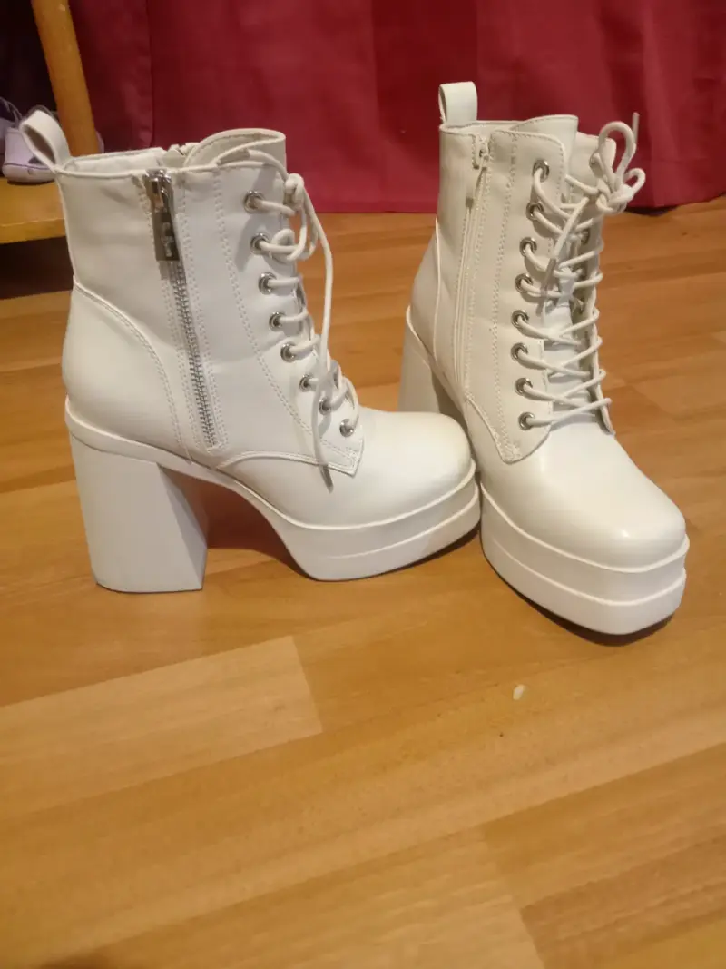 Botas blancas de plataforma - 2