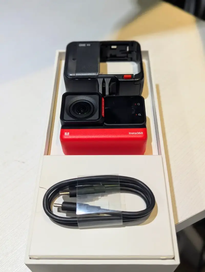 Cámara Insta360 ONE RS 4k EDITION - 2