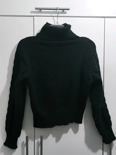 Suéter cuello alto negro - miniatura 2