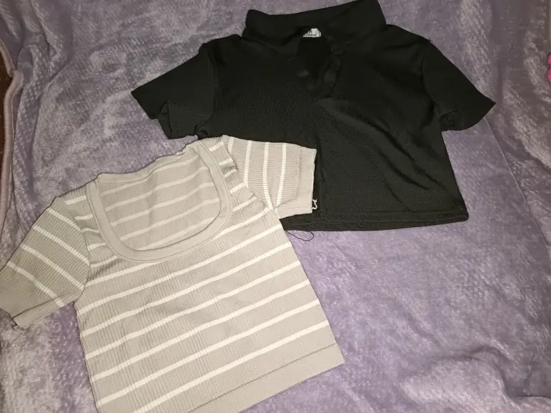 Poleras cortas negro y rayada 2x5mil