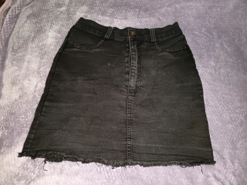 Falda negra de mezclilla Talla M
