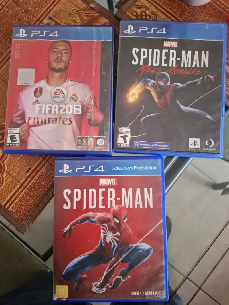 Juegos PS4 Spider-Man y FIFA 20 - 1