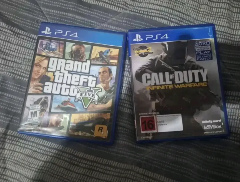Juegos PS4 Spider-Man y FIFA 20 - 2