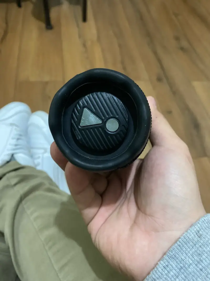 Parlante portátil JBL negro - 3