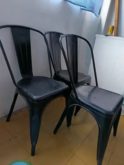 Sillas de metal negras - miniatura 3
