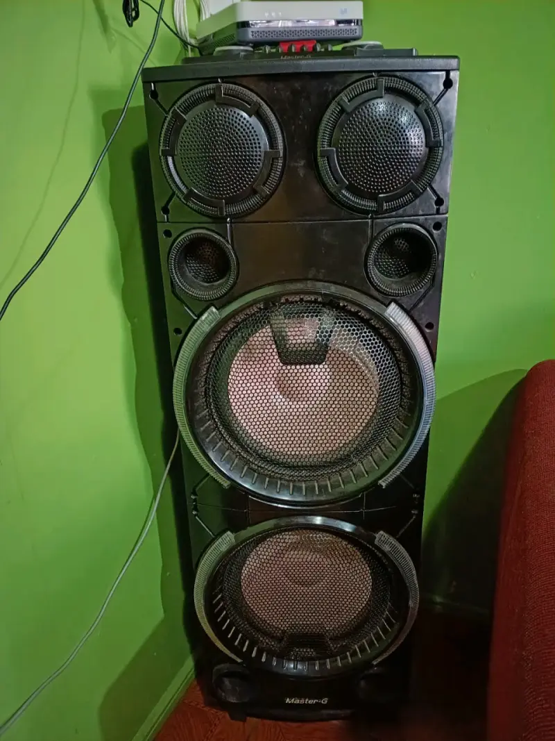 Parlante torre Master-G - 1