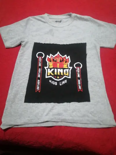 Polera gris estampada niño talla 14 - miniatura 1