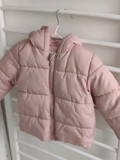 Chaqueta rosada para bebé - miniatura 1