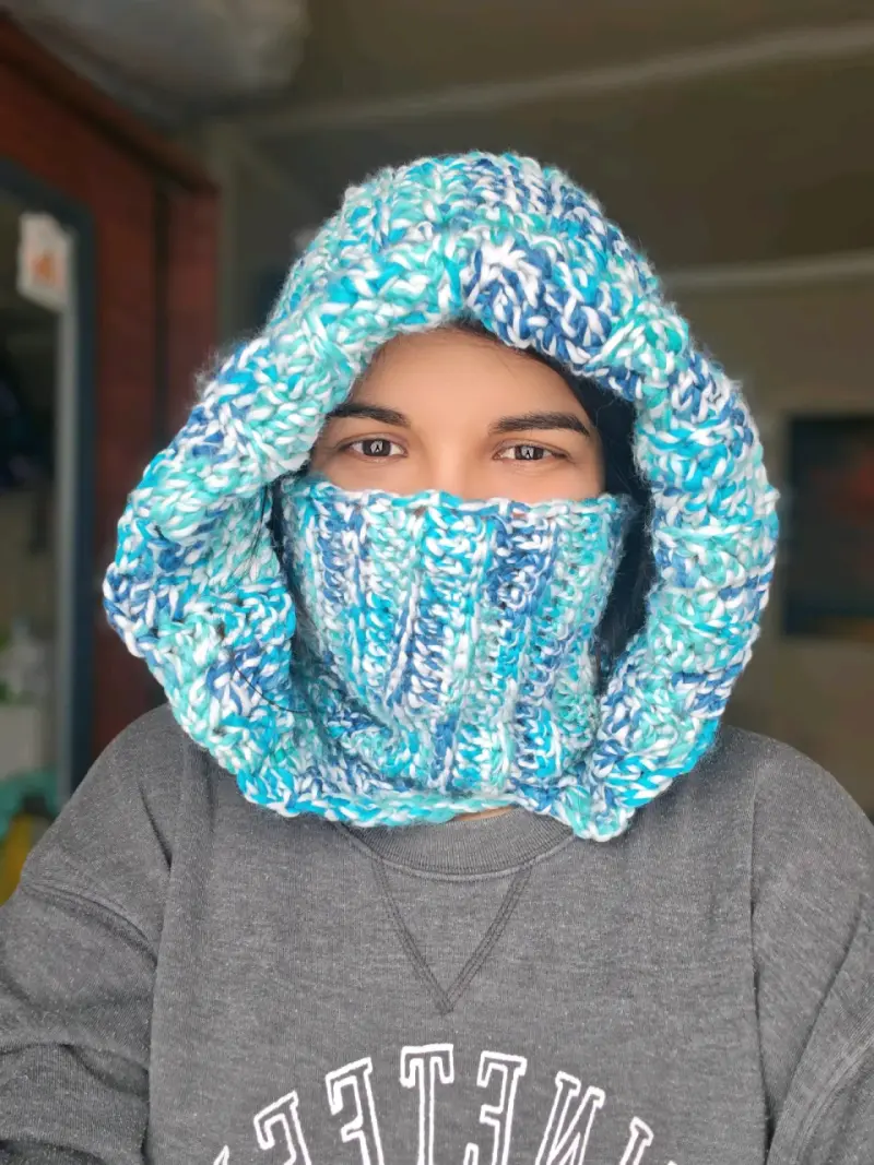Cuello con capucha tejidas a mano - 3