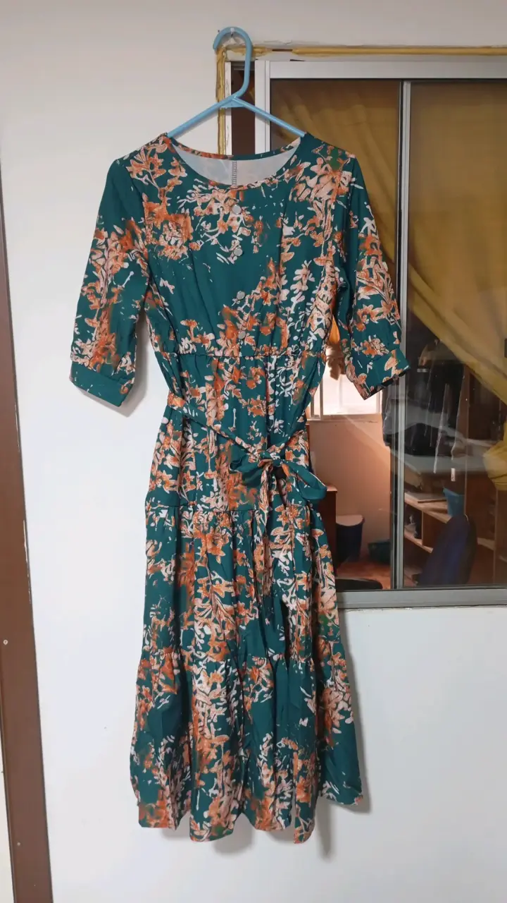 Vestido floral verde y naranja