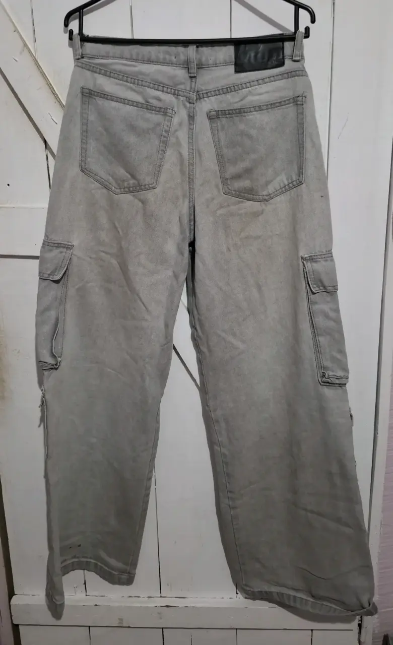 Pantalones cargo grises - 2