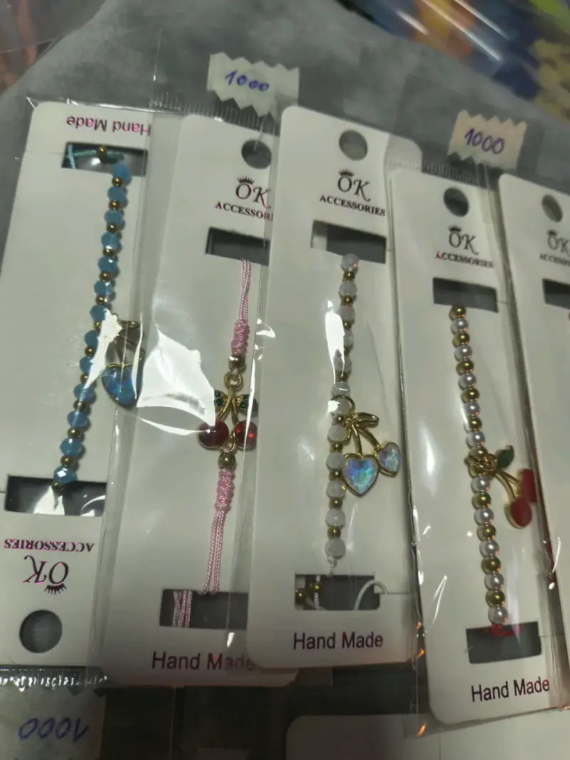 Pulseras , brochas pinches, aros - 1