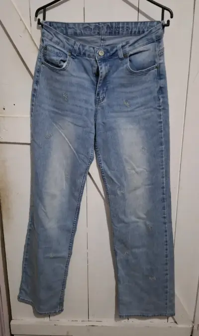 Jeans denim azul desgastados - miniatura 1