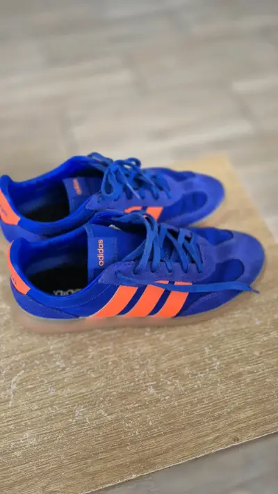 Zapatillas deportivas azul y naranja - miniatura 2