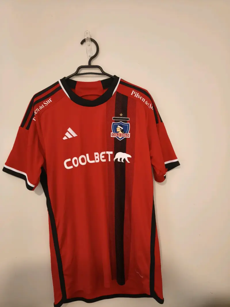 Camiseta roja Colo-Colo 2023 Talla M Full Estampad - 1