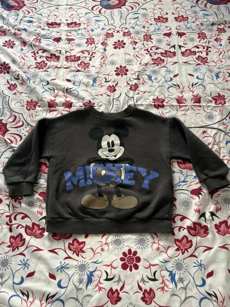 Polerón gris zara Mickey Mouse