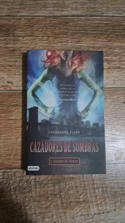 Libro Cazadores de Sombras - miniatura 1