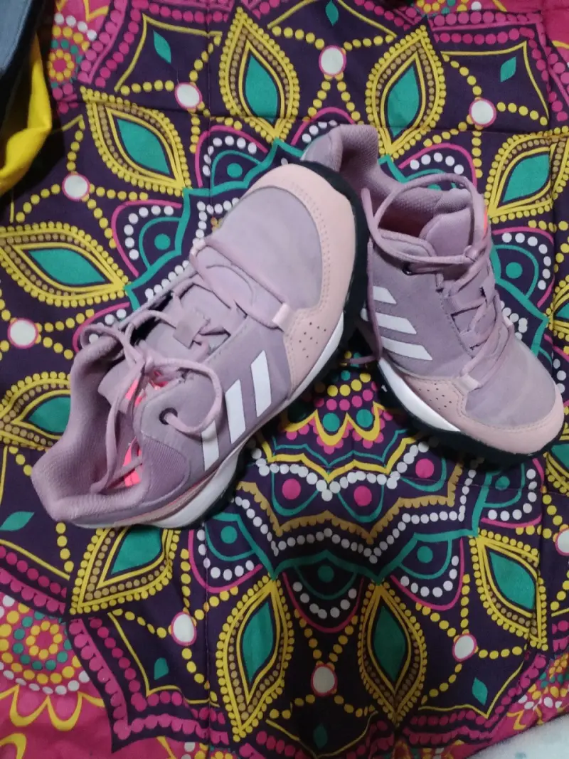 Zapatillas rosadas para niños