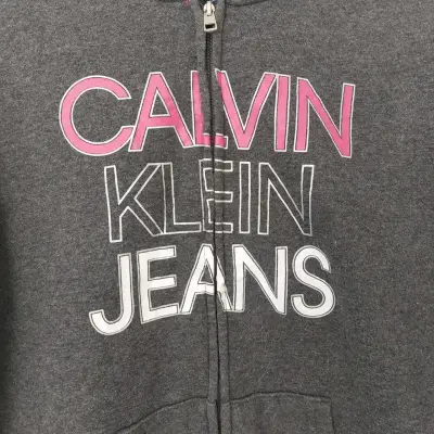 Polerón Calvin Klein gris con capucha - miniatura 2