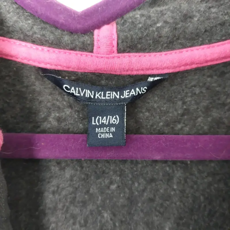 Polerón Calvin Klein gris con capucha - 5