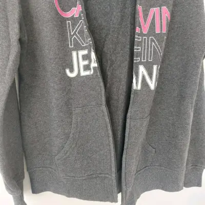 Polerón Calvin Klein gris con capucha - miniatura 6