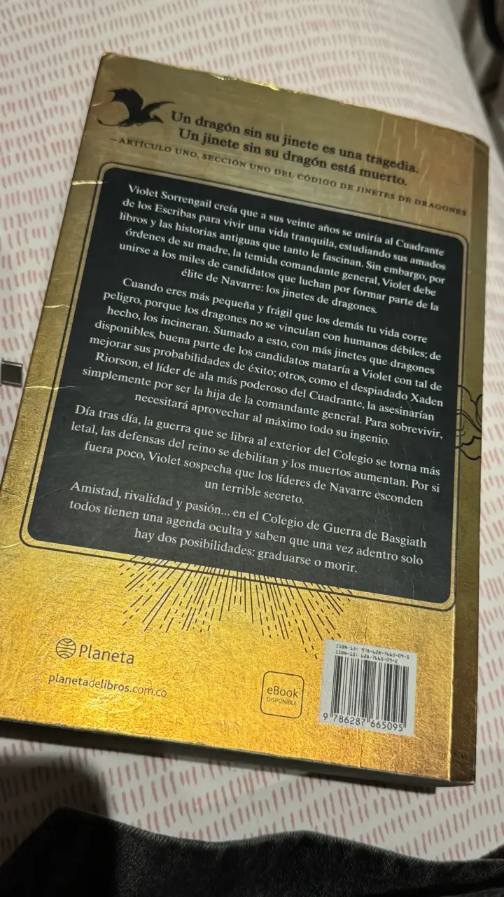 Libro 'Alas de Sangre' Rebecca Yarros - 2