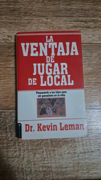 Libro 'La ventaja de jugar de local' - miniatura 1