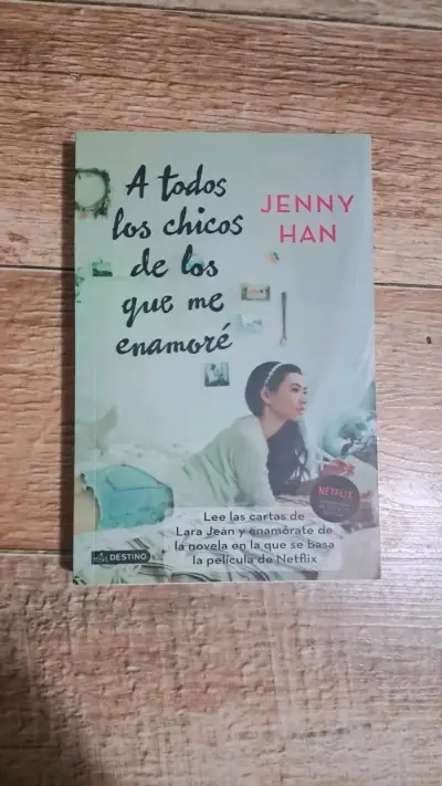 Libro 'A todos los chicos que me enamoré' - miniatura 1