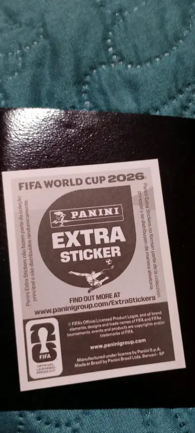 Cristiano Ronaldo extra sticker dorado de panini - miniatura 2