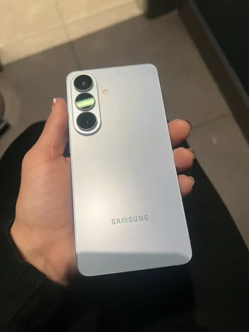Teléfono Samsung S26 ,512GB - 1