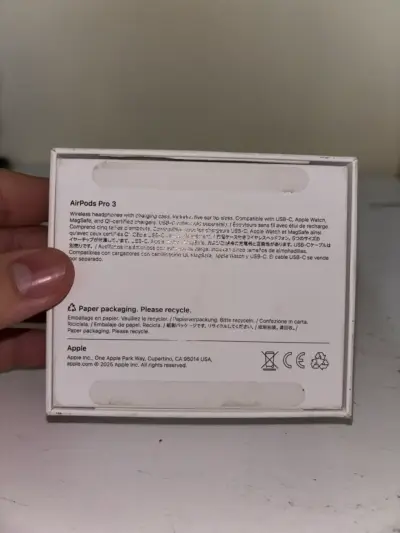 AirPods Pro 3 con caja - miniatura 2