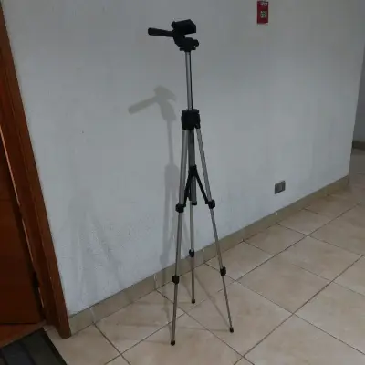 Trípode liviano aluminio ajustable - miniatura 4