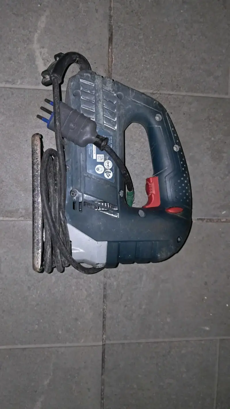 Sierra caladora eléctrica Bosch