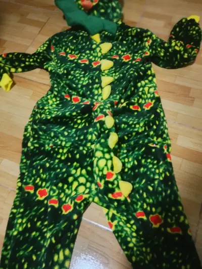 Pijama de dinosaurio - miniatura 5