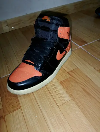 Zapatillas deportivas naranja y negro - miniatura 2