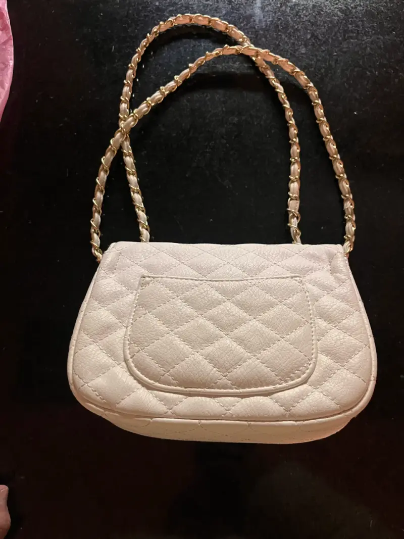 Cartera blanca acolchada con cadena Chanel - 2