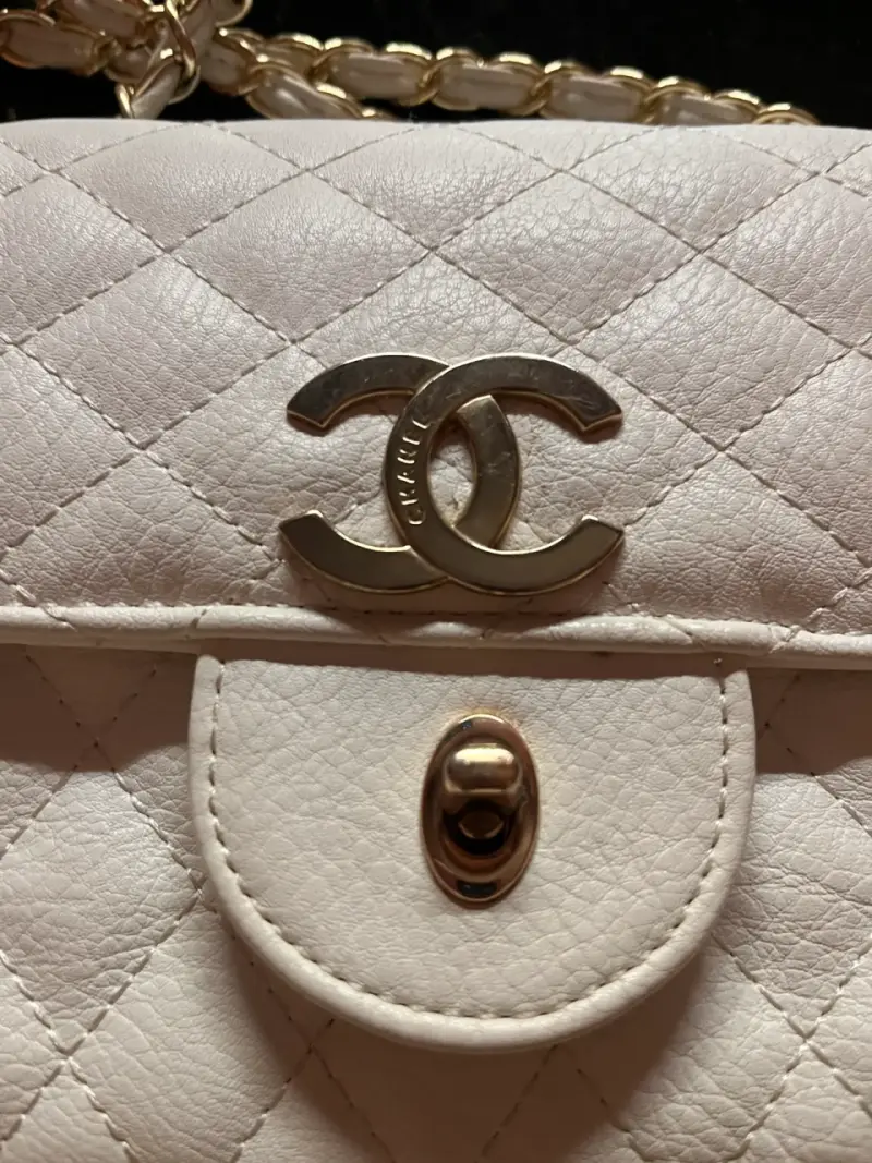Cartera blanca acolchada con cadena Chanel - 5