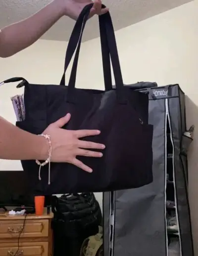 Bolso negro grande para universidad - miniatura 1